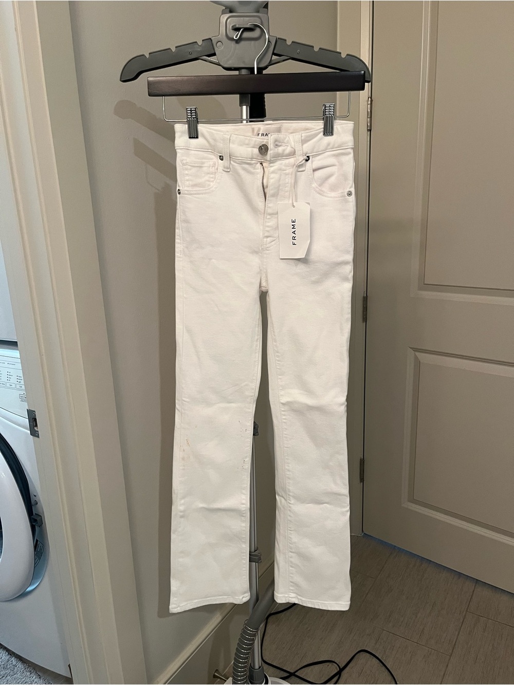 Frame Denim The Reboot Crop White Jeans